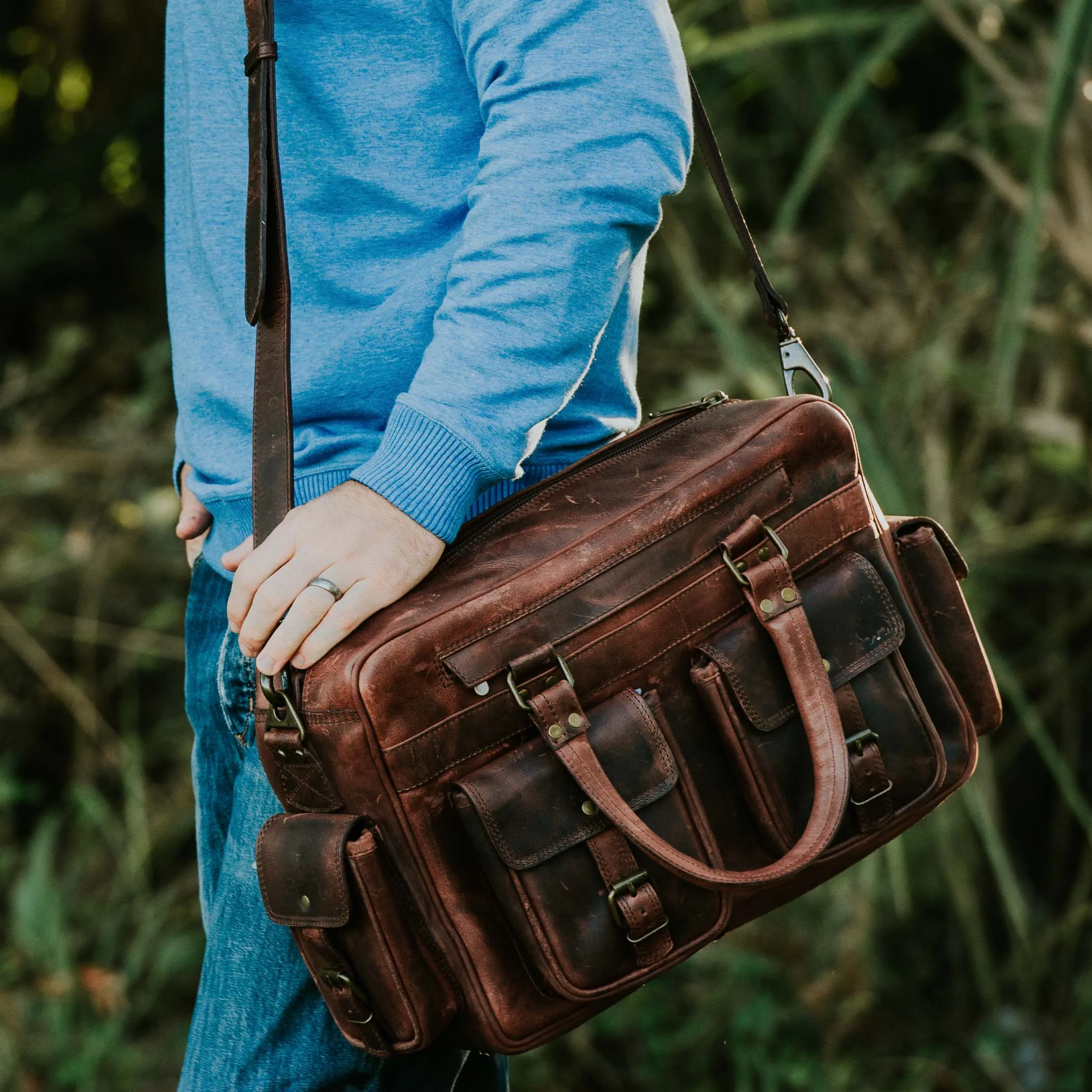 Roosevelt Buffalo Leather Pilot Bag | Dark Oak